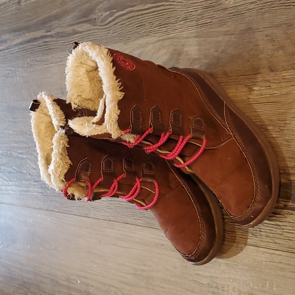 OshKosh Winter Boots Size 11 - Picture 2 of 7